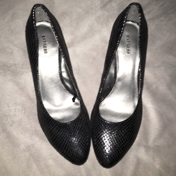 Express Black Faux Snake Embossed Wedge Heels with Round Toe | Sz 8 - Picture 2 of 5